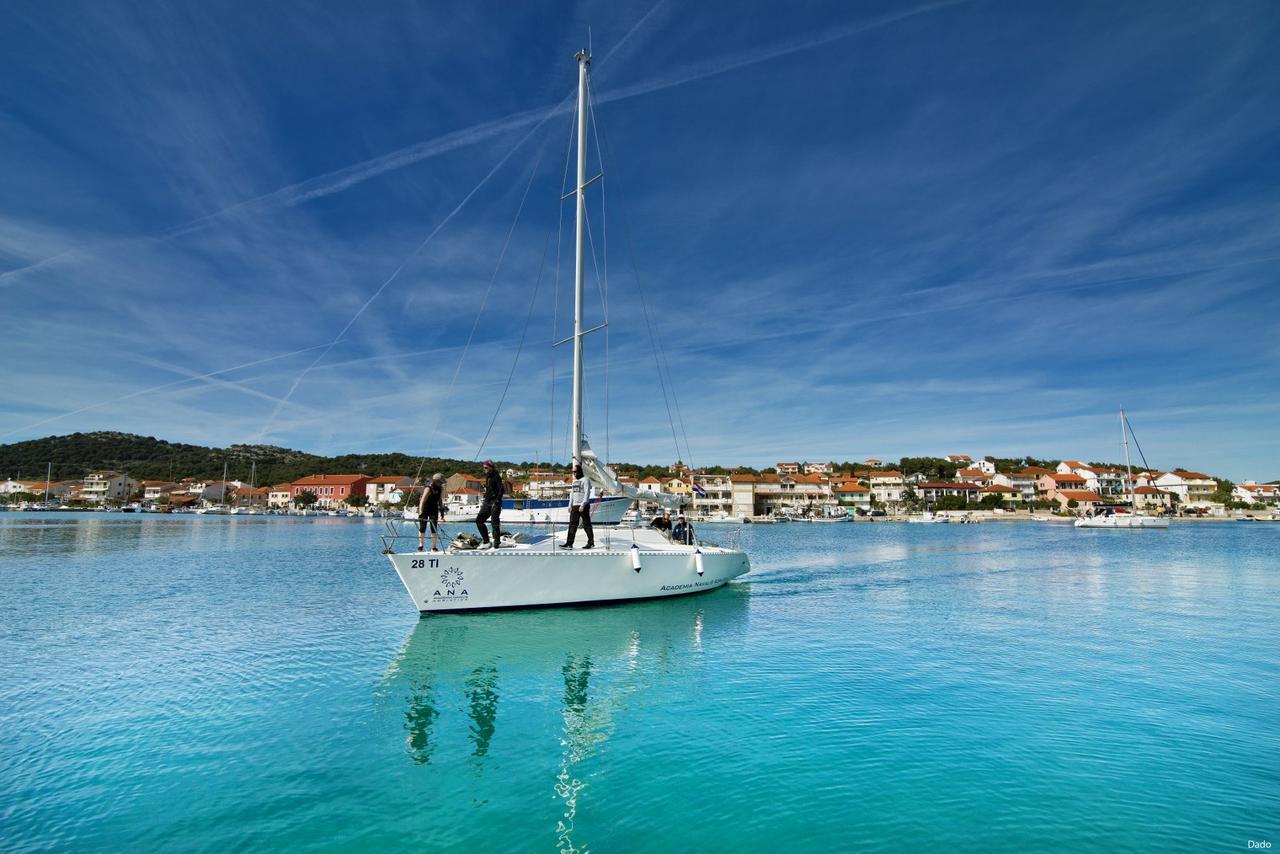 Rooms & Apartments Marinero Betina  Bagian luar foto