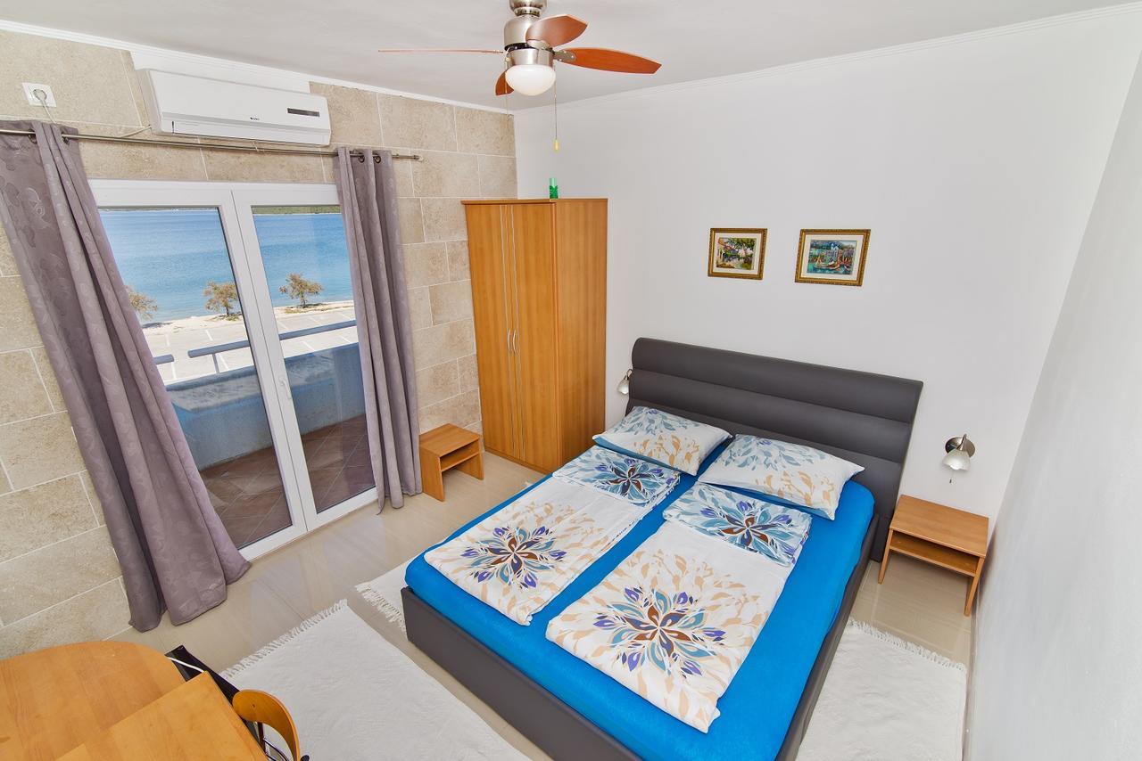 Rooms & Apartments Marinero Betina  Bagian luar foto